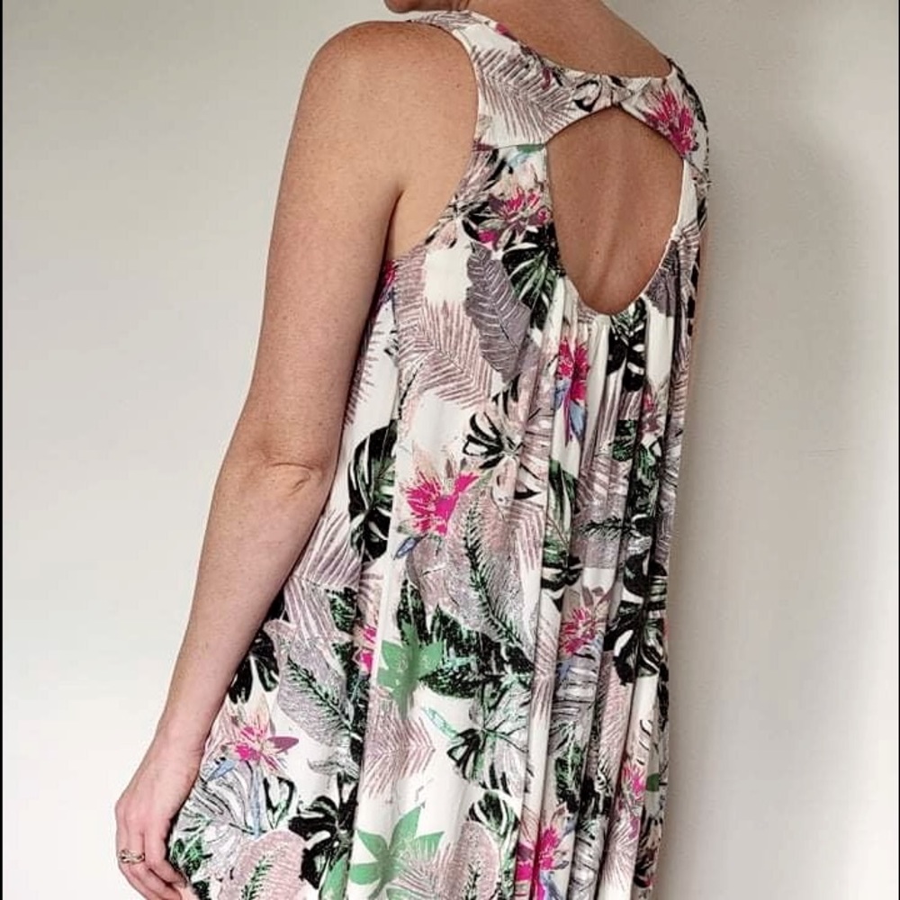 Mini summer dress— - Picture 3 of 6